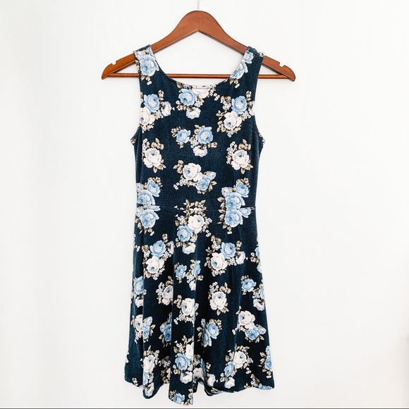 ❤️SOLD ❤️ Forever 21 | Blue Floral Swing Dress - Picture 1 of 6